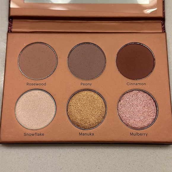 Zoeva Eyeshadow Palette in Share Your Radiance - Picture 2 of 6
